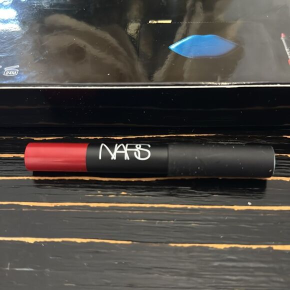 NARS Velvet Matte Lip Pencil shade Cruella Red Long Lasting-Discontinued - Picture 6 of 6